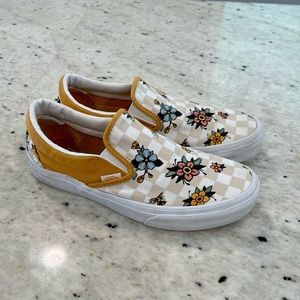 Like New Vans slip ons